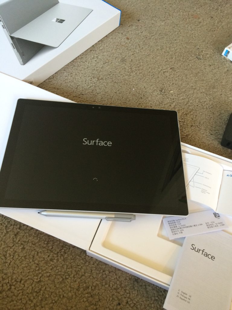 Why, it even shipped with power in the battery! Cool. It's ready to get going as soon as possible!